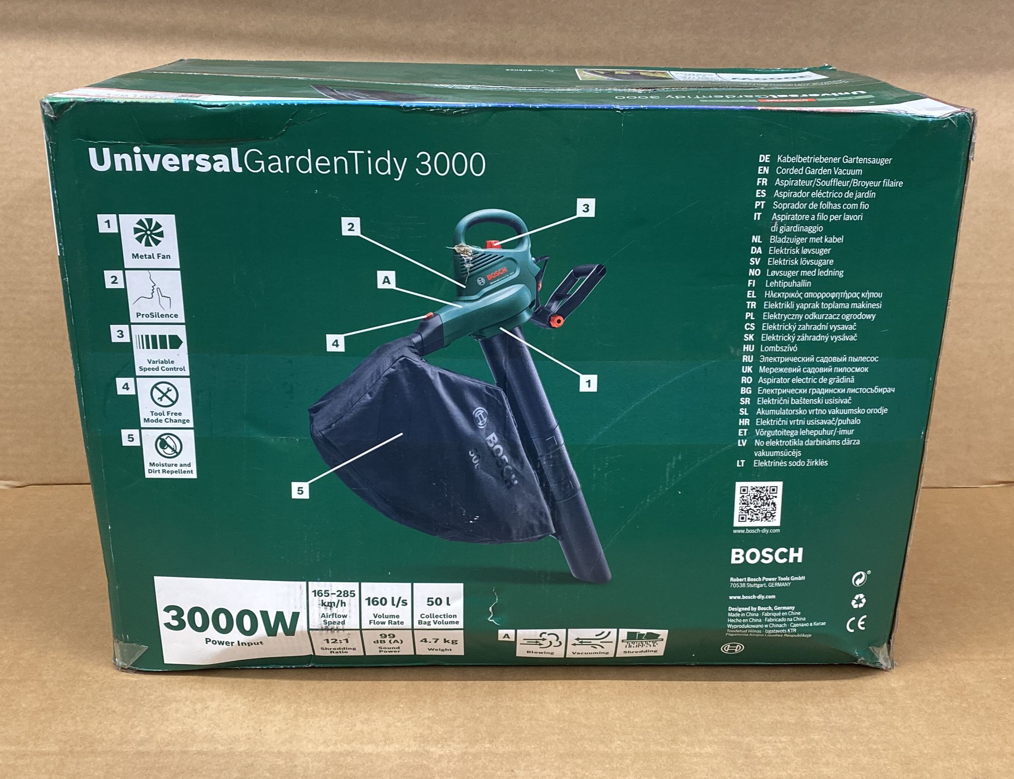 Bosch UniversalGardenTidy 3000 Corded 3000W Mains fed Garden blower & vacuum 3740