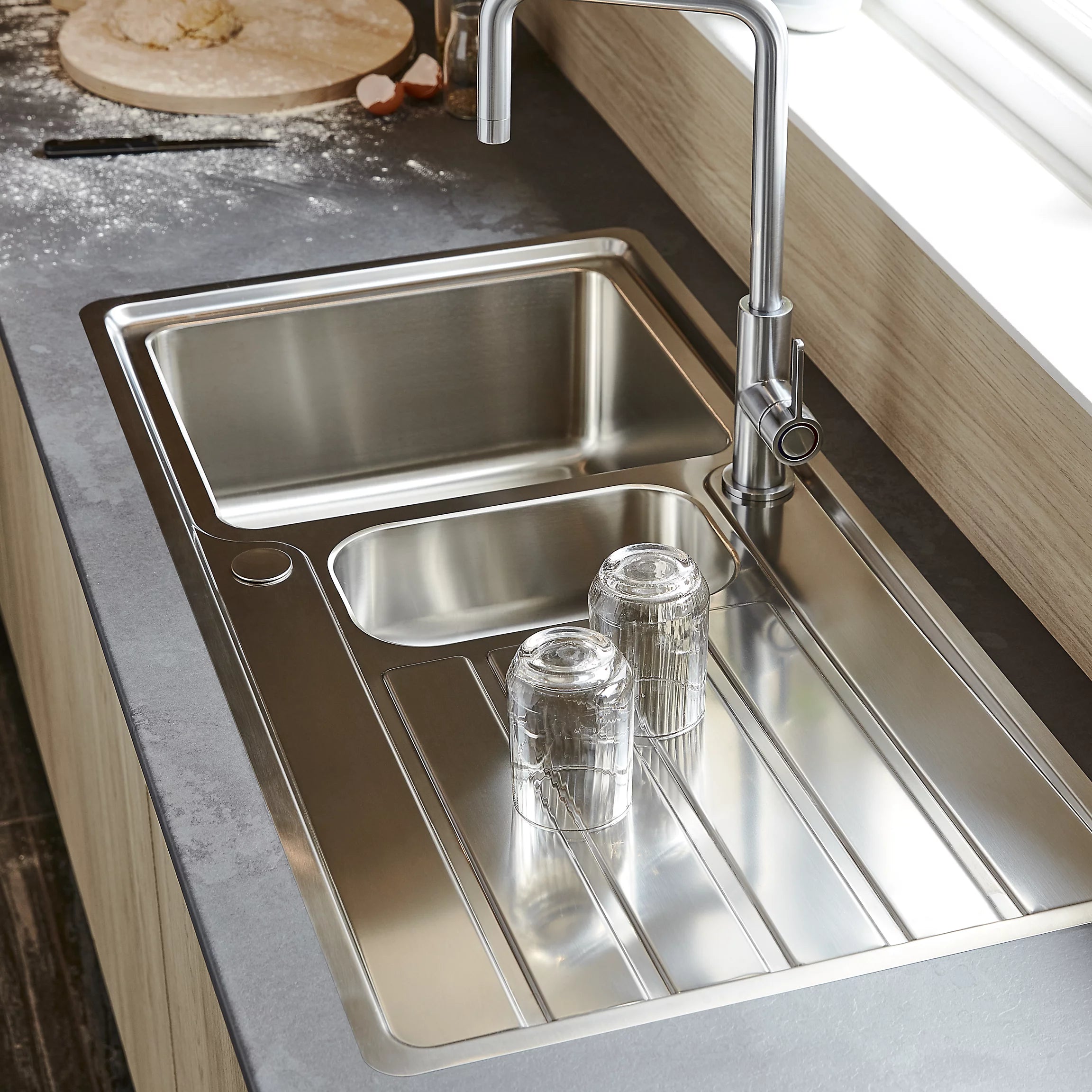 Cooke & Lewis Apollonia Brushed Stainless steel 1.5 Bowl Sink & drainer W50cm x L100cm 7744