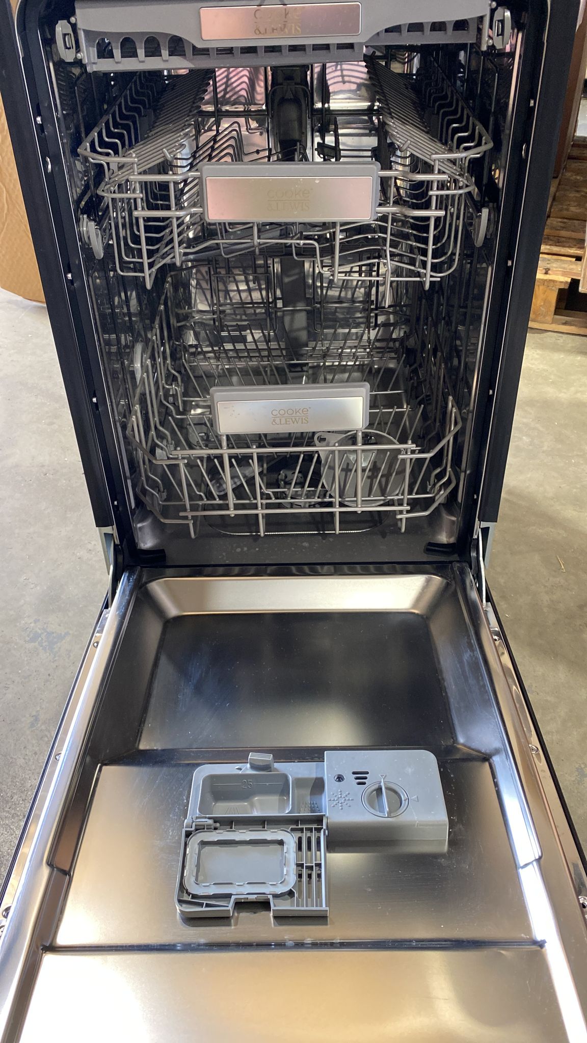 Cooke & Lewis CLSLDISHUK Integrated Black Slimline Dishwasher 2701 - 6666 kmCNTR